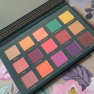 Nostalgia Eyeshadow Palette